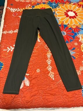 Zobha Army Green women’s Leggings - Stretch Performance Bottoms